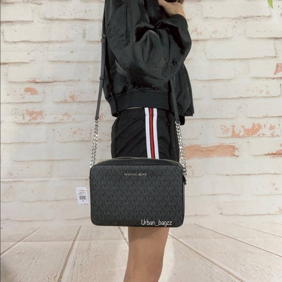 Michael Kors Jet Set Item Large EW Crossbody Set - Picture 9 of 16